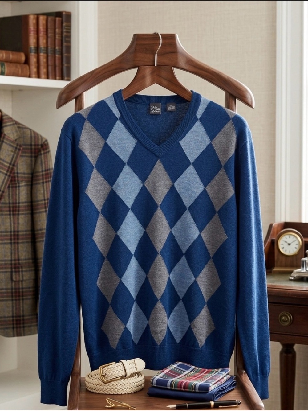 Saks Fifth Avenue Men's Navy and Gray Argyle V-Neck Sweater